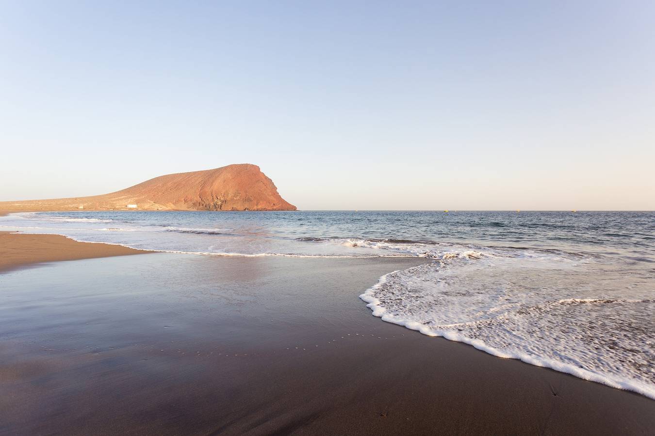 Entire apartment, Relax by the Sea at Medano Retreat, Terrace & Pool in Playa el Médano, Granadilla de Abona