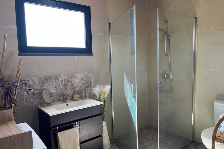 Ganze Wohnung, Winterzeit-Wohnung mit Privatpool, atemberaubende Aussichten, Spielzimmer, Grill in Arco da Calheta, Madeira