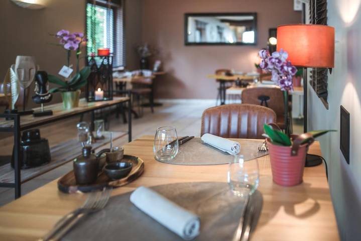 Hôtel pour 2 personnes, avec piscine ainsi que jardin et vue à Florenville - 3