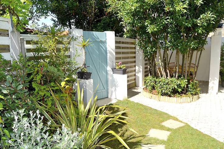 Gîte pour 3 personnes, avec terrasse et jardin aux Les Sables-d'Olonne - 2