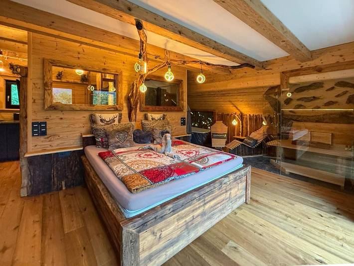 Ferienwohnung für 3 Personen, mit Balkon und Whirlpool sowie Terrasse und Sauna