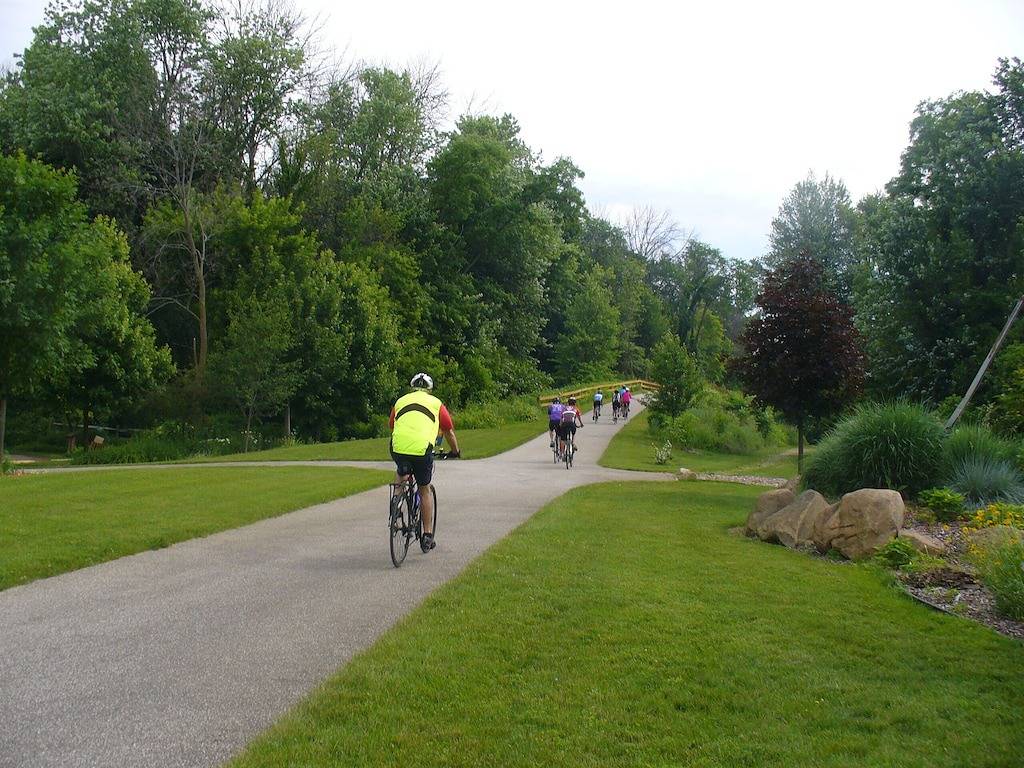 Charmantes, geräumiges Haus in der Nähe des Stadtzentrums Annehmlichkeiten, Restaurants, Wanderwege und Parks. in Elkhart County