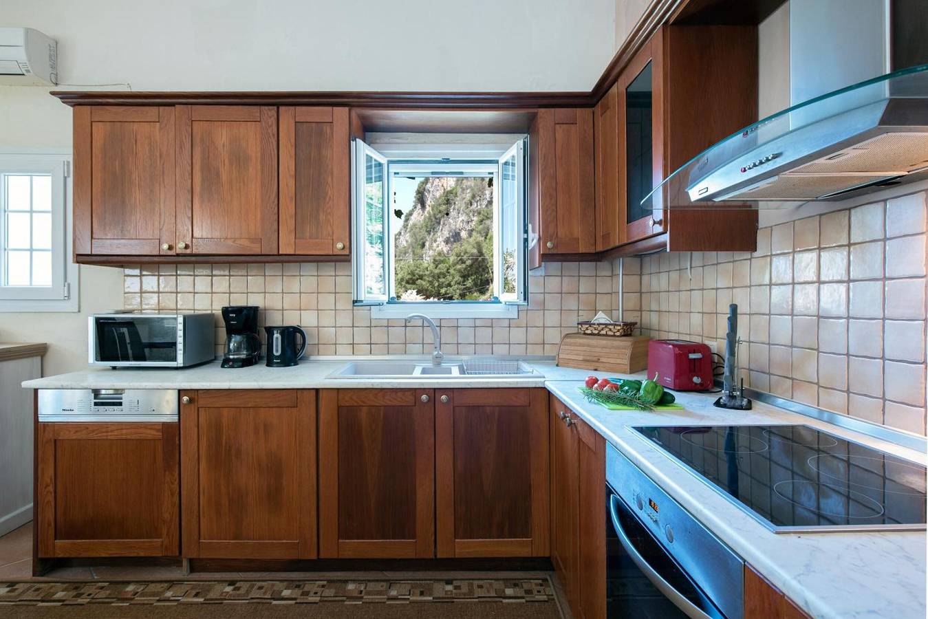 Entire apartment, Apartments Alexander Apartment with Sea View, Wi-Fi, and Air Conditioning in Corfu