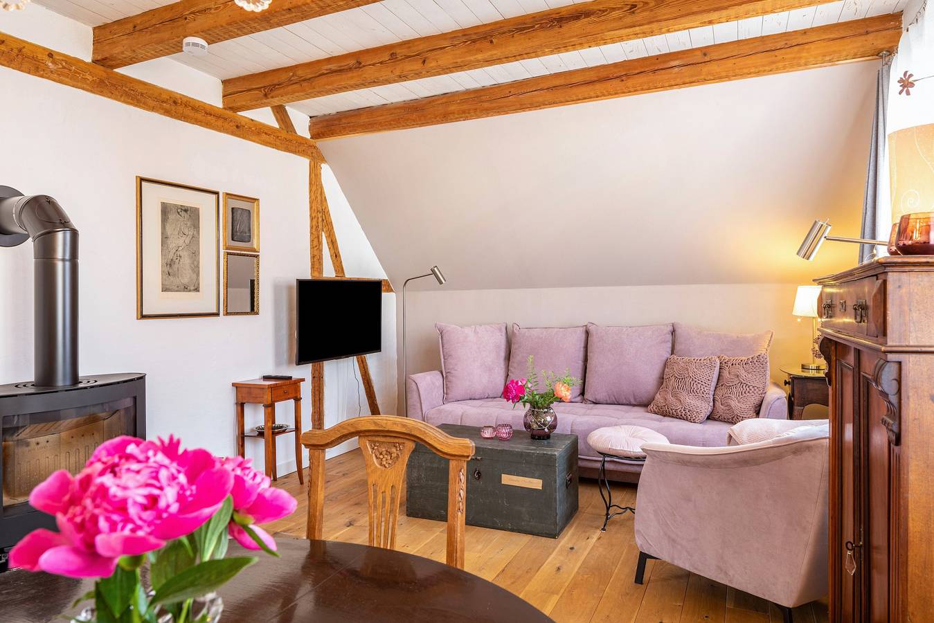 Ganze Wohnung, Ferienwohnung 'Kleiner Hof Rosenrot' mit Garten und Wlan in Endingen, Kaiserstuhl