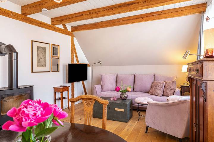 Apartamento entero, Apartamento 'Kleiner Hof Rosenrot' con terraza privada, jardín compartido y Wi-Fi in Endingen - Königschaffhausen, Endingen