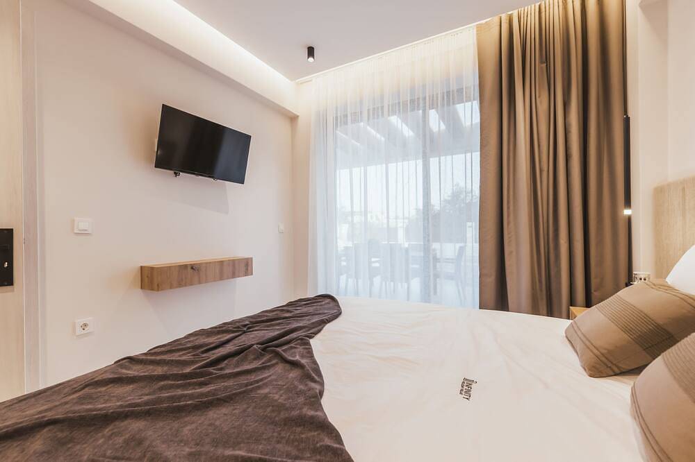 Infinity Holiday Villas - 4 Bedroom Villa with Private Pool in Kalamaki, Zakynthos