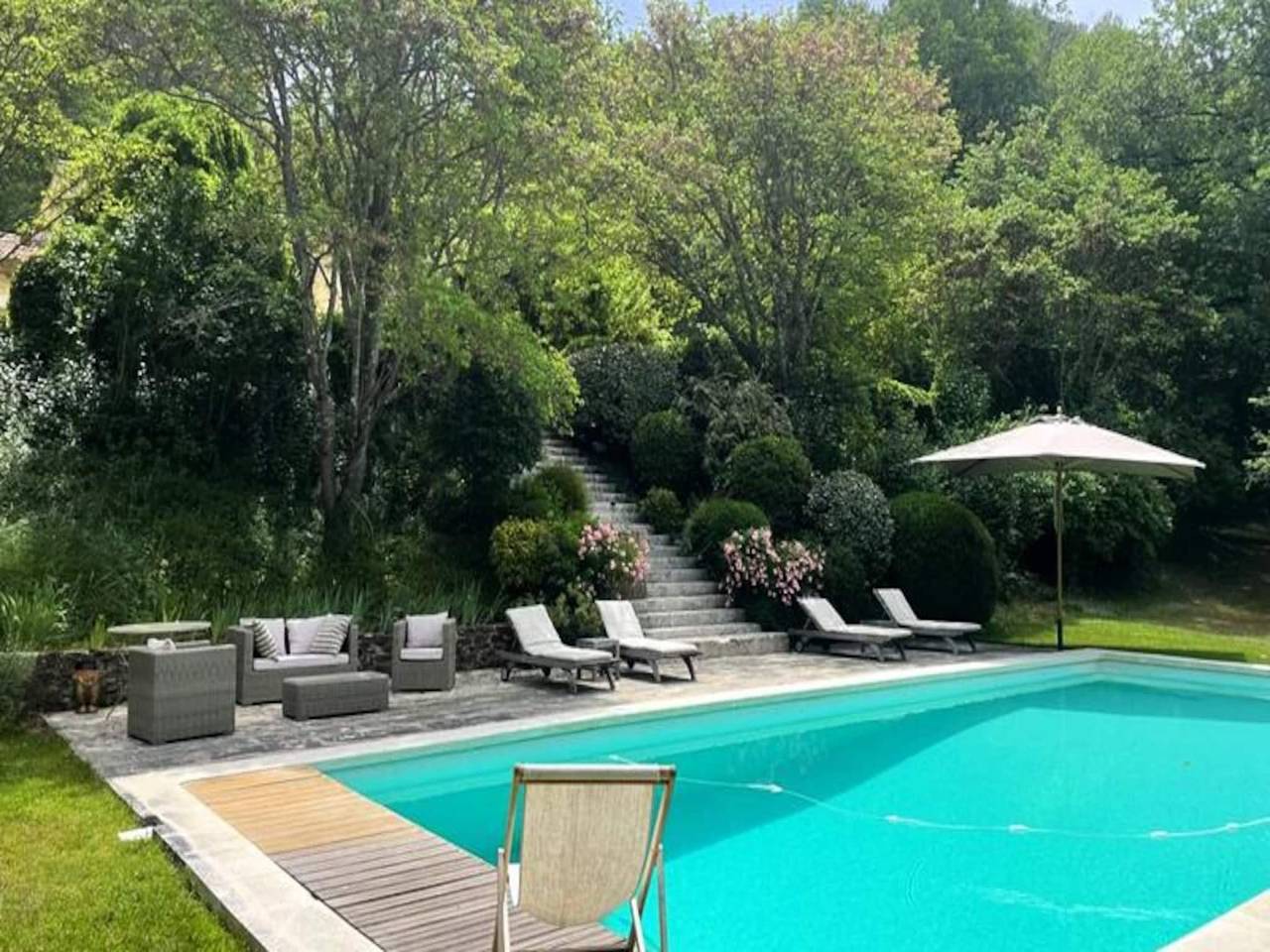 Entire apartment, Houses & Villas for 8 People in Cadenet, Parc naturel régional du Luberon