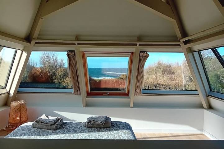 Location de vacances pour 10 personnes, avec jardin dans Abbaye de la Pointe Saint-Mathieu - 2