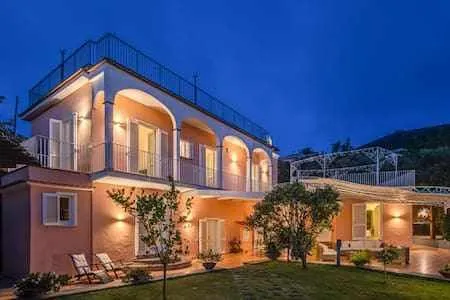 Villa per 9 persone, con piscina e giardino, con animali domestici - 1