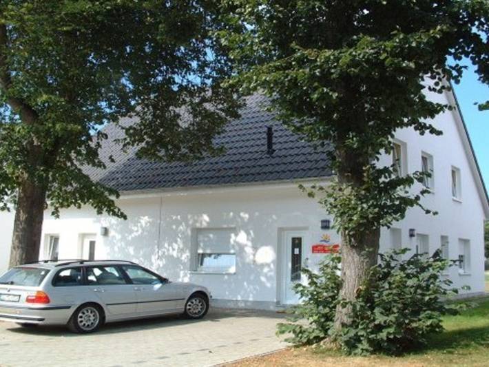 Ferienhaus für 4 Personen, mit Terrasse und Garten in Glowe - 2