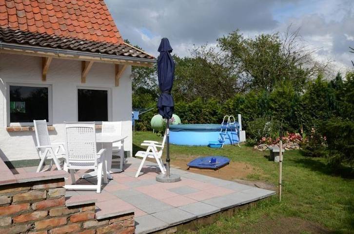 Ferienwohnung für 4 Personen, mit Terrasse und Garten sowie Ausblick, mit Haustier in Lüdershagen