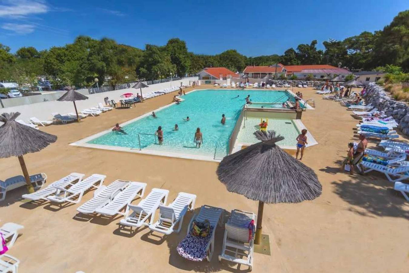 Zecamping 4* toboggans pataugeoire locatif 28m2 4 pers in Capbreton, Côte d’Argent