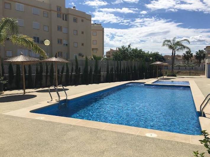 Apartament wakacyjny dla 5 osób, z Balkon i Taras oraz Basen dla dzieci w Oliva