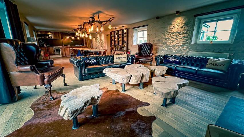 Location de vacances pour 12 personnes, avec jardin et vue dans Borlon