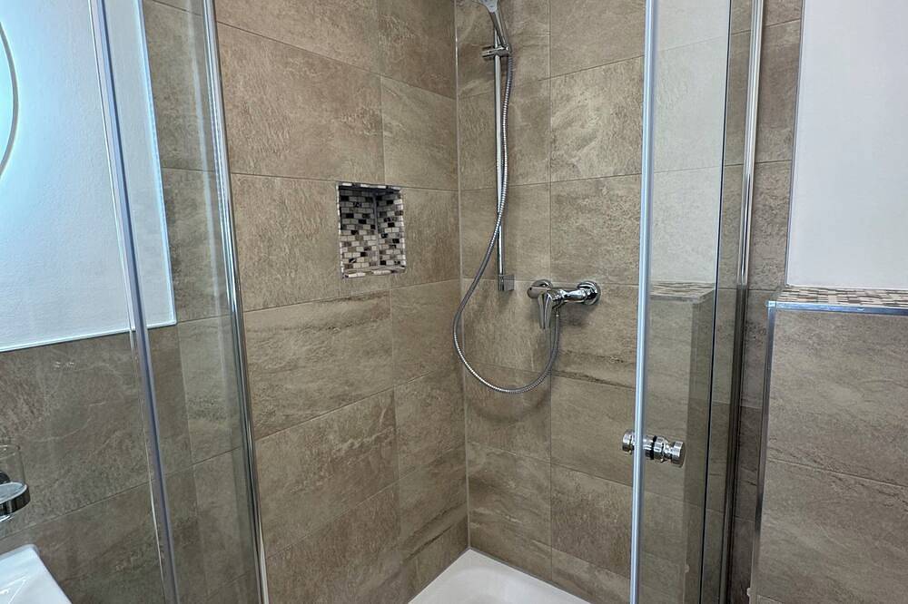 Ganze Wohnung, Comfort Apartment's - Ruhe Oase - 1Zkb\nbalkon 1-2Personen Self-Check-in 24h in Bad Nauheim, Wetterau