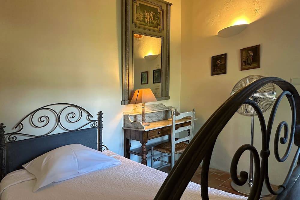 Apartamento entero, La Ponche - Beige Room in Vacqueyras, Vaucluse