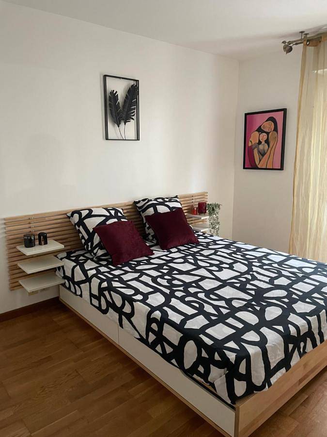 Appartement entier, Two-Bedroom Apartment in Le Kremlin-Bicêtre, Val-de-Marne