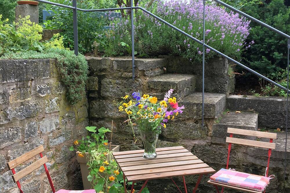 Ganze Wohnung, Rose Cottage in the romantic Taubertal in Adelshofen, Taubertal