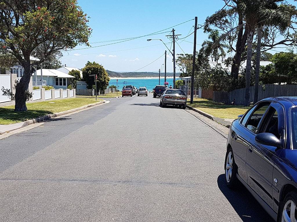 \"Lazy Dayz\" Currarong Strandhaus. 50 m von unberührten Stränden und Wanderwegen entfernt in Currarong, Jervis Bay
