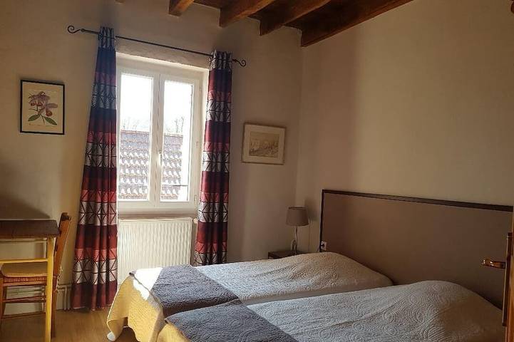 Location de vacances pour 4 personnes, avec terrasse ainsi que jardin et piscine, animaux acceptés à Saint-Vincent-le-Paluel - 3