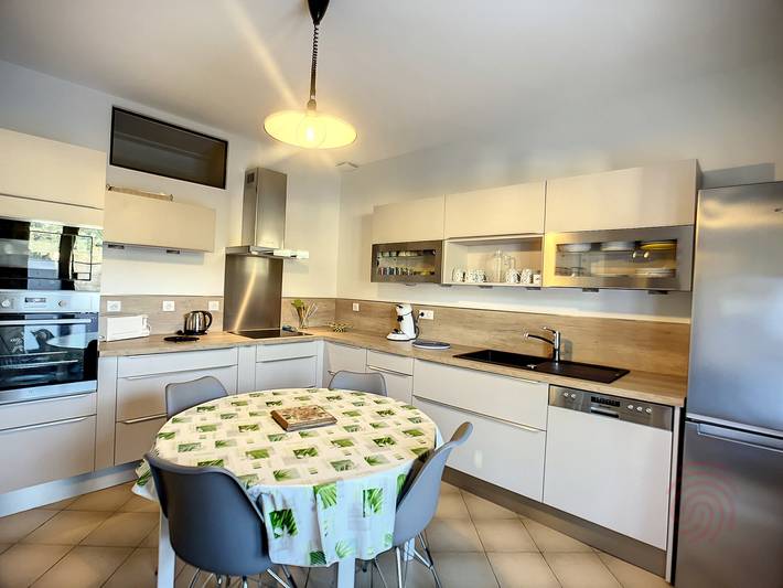Casa F4 con terraza, parking y mascotas permitidas in Lamalou-les-Bains, Region de Béziers