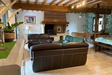 Gîte pour 15 personnes, avec jardin et terrasse à Ganzeville