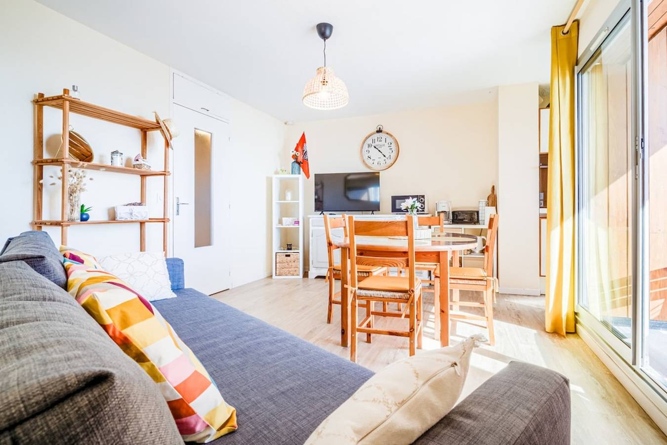 Entire apartment, Appartement bord de plage, havre de paix in Plage de Port Fontaine-Lomener, Ploemeur