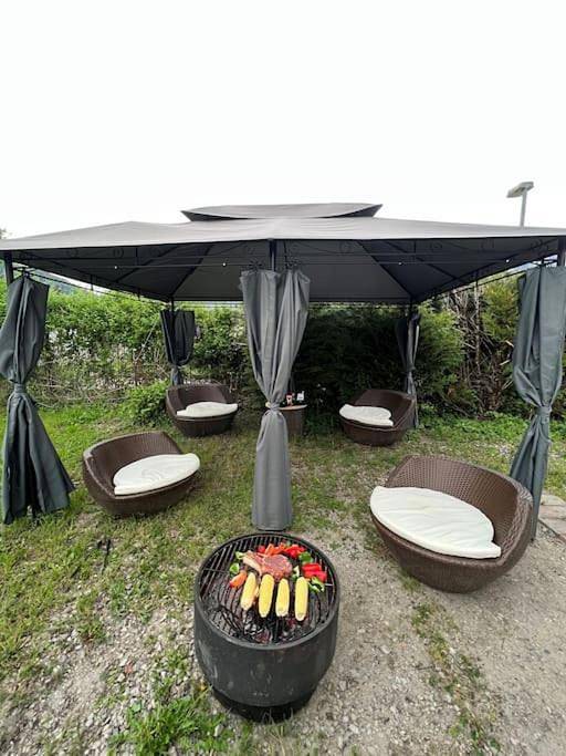 Location de vacances pour 8 personnes, avec vue et balcon à Marignier - 2