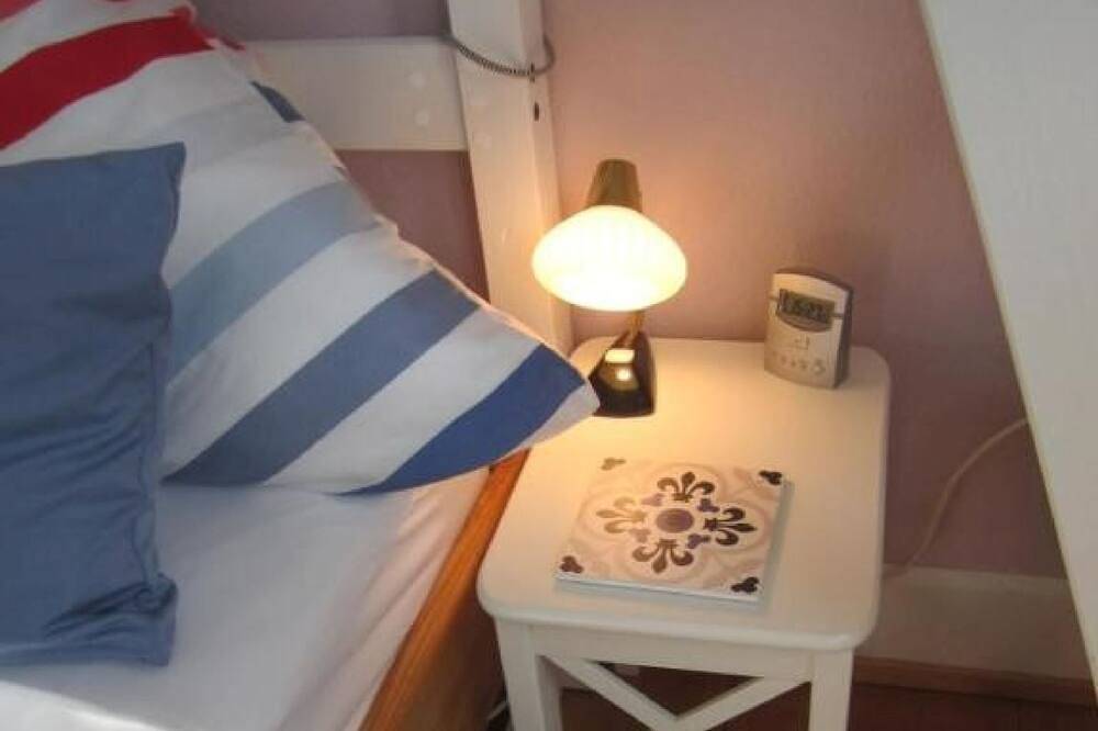 Ganze Wohnung, Apartment Am Birnbaum, 25qm, 1 Wohn-/Schlafzimmer, max. 4 Personen in Reutlingen, Neckar-Alb