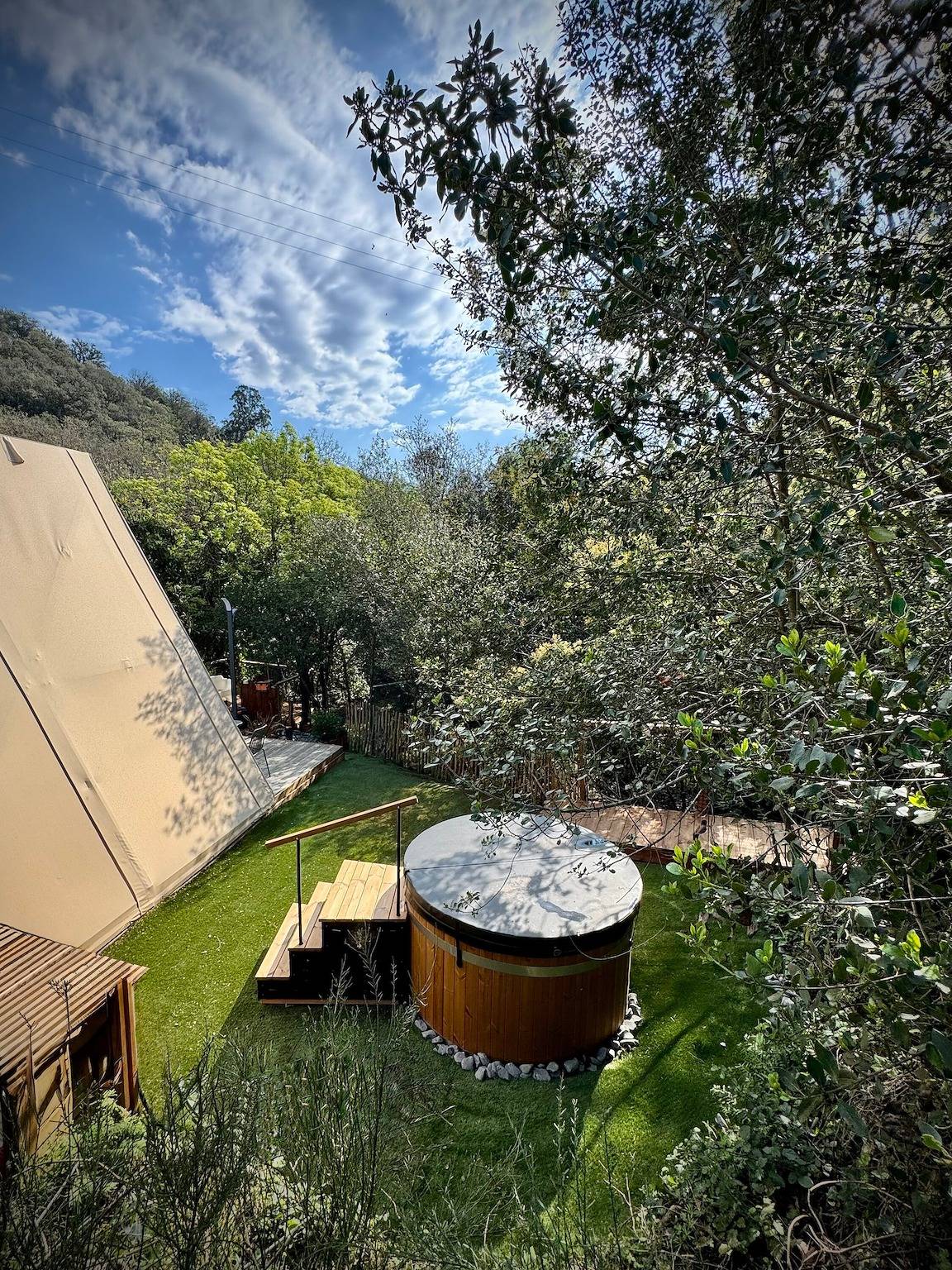 Tipi Lodge Glamp Marguerite' avec bain nordique, terrasse privée et climatisation in Le Boulou, Région de Céret