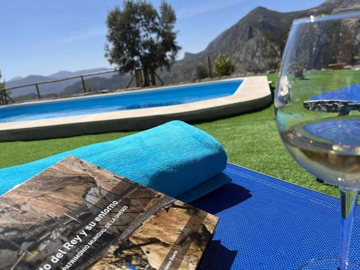 Casa rural para 8 personas, con Balcón y Terraza además de Jardín y Piscina en Valle de Abdalajís - 2