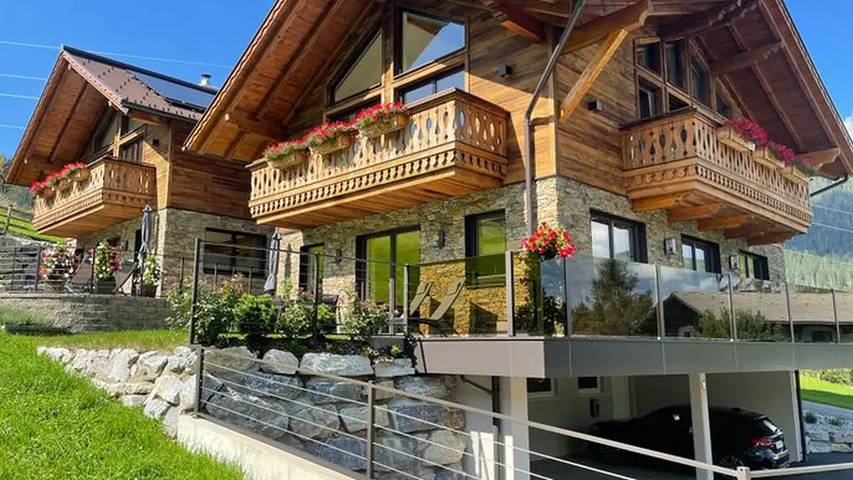 Ferienhaus für 8 Personen, mit Sauna und Balkon sowie Garten in Forstau