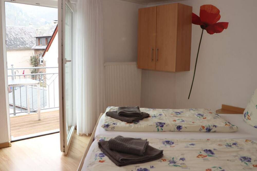 Ganze Wohnung, Appartment 2 Og - Ferienwohnung  Moselstrand in Briedern, Cochem-Zell