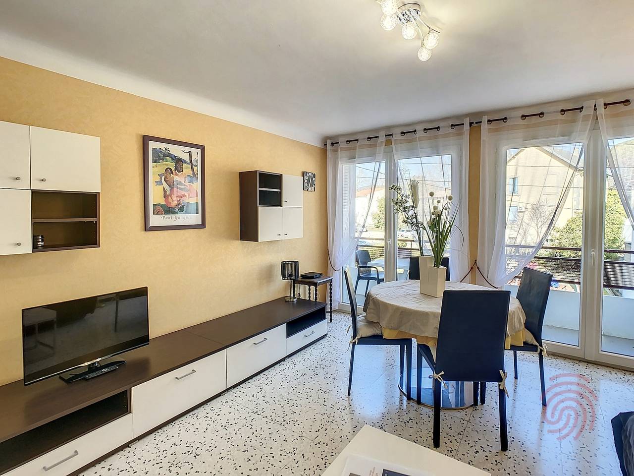 Appartement entier, Appartement F2 moderne à Lamalou-les-Bains, proche thermes, balcon, Wi-Fi, animaux acceptés in Lamalou-les-Bains, Région de Béziers