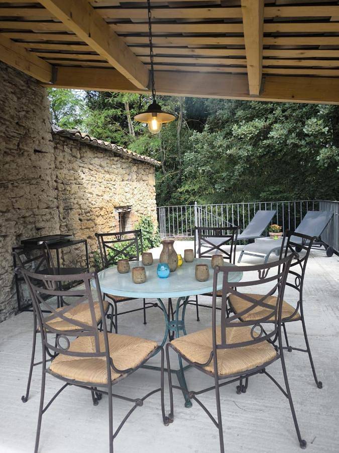 Location de vacances pour 5 personnes, avec jardin, animaux acceptés à Sauveterre