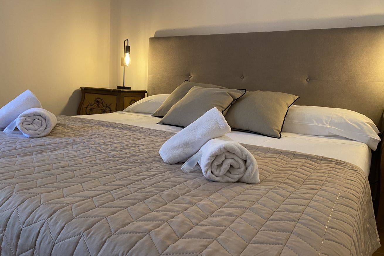 Ganze Wohnung, Gemütliche Ferienwohnung mit Garten und Parkplatz, 1 km vom Strand Playa de Berellín entfernt in Prellezo, Val de San Vicente
