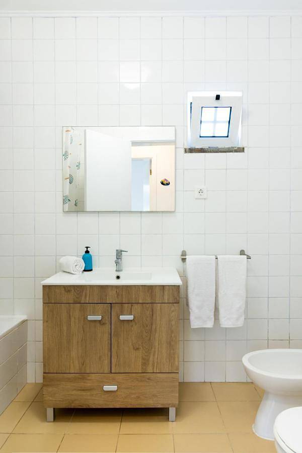 Location de vacances pour 4 personnes, avec terrasse et vue à Lajes do Pico - 4