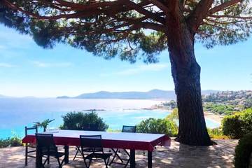 Villa pour 8 personnes, avec jardin ainsi que balcon et vue dans Le Lavandou