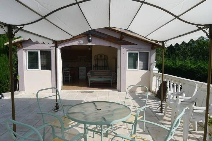 Gîte pour 2 personnes, avec terrasse ainsi que jardin et jacuzzi à La Gaude - 3