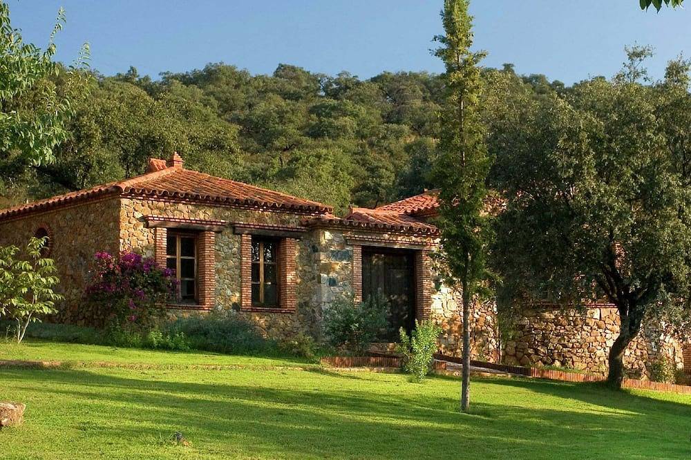 La Tortuga, Stone House in Alájar in Alájar, Sierra de Aracena y Picos de Aroche