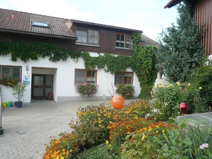 Ferienwohnung für 4 Personen, mit Terrasse und Garten in Opfenbach