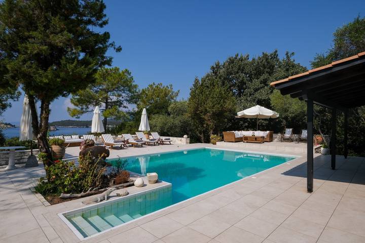 Villa voor 14 personen, met Balkon en Tuin