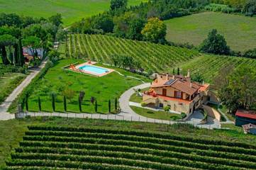 Gîte pour 6 personnes, avec jardin ainsi que vue et piscine, animaux acceptés à Montespertoli