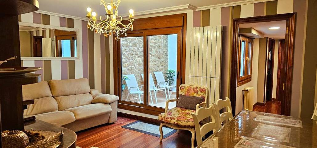 Apartamento para 9 personas, con Balcón además de Terraza y Vistas en Laguardia
