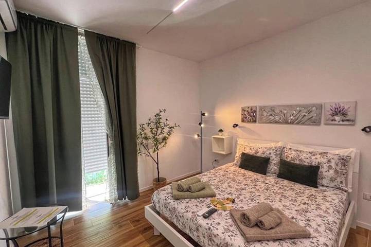 Relax in the heart of the historic district, with cozy rooms for overnight stays in Eboli, Province de Salerne