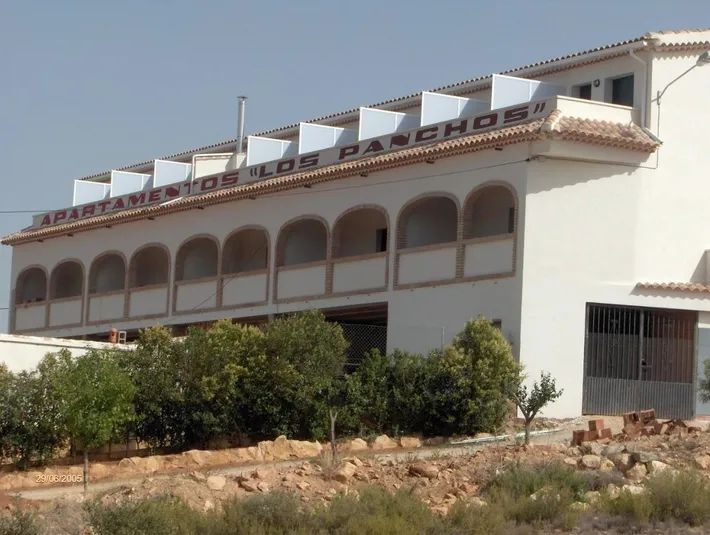 Apartamento de vacaciones para 2 personas, con vistas además de piscina y jardín - 1
