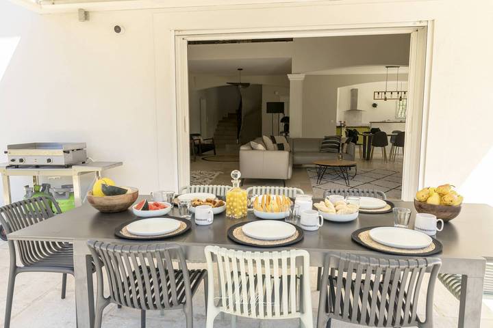 Ganze Ferienwohnung, Ferienwohnung für 12 Personen mit Garten in Mougins, Mittelmeerküste (Frankreich)