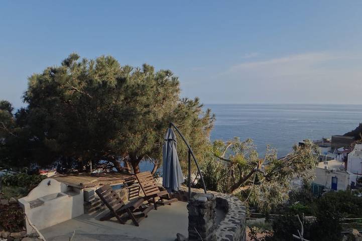 Location de vacances pour 2 personnes, avec Balcon et Jardin dans Alicudi