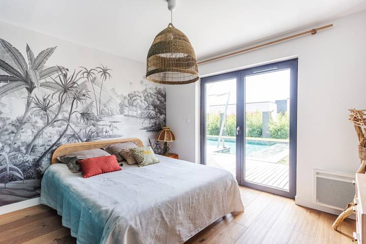 Paradis - Maison en bois avec piscine in Léhon, Dinan