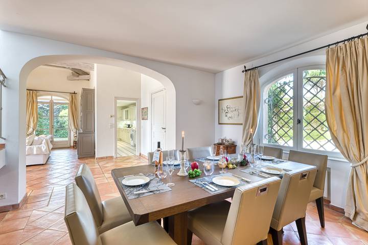 Villa pour 6 personnes, avec piscine ainsi que terrasse et vue sur l’océan à Grimaud - 4